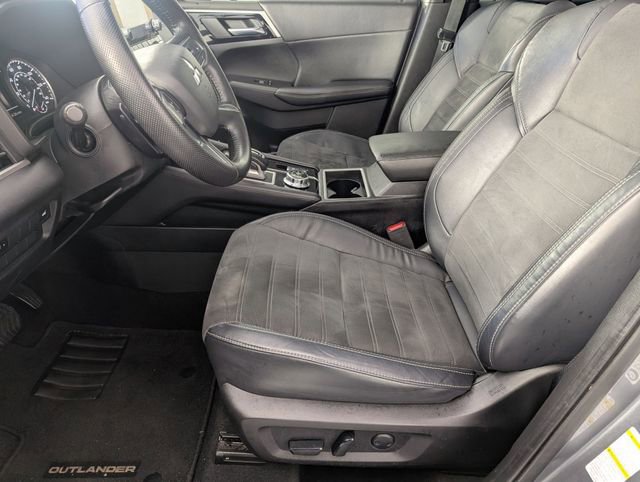 Used 2022 Mitsubishi Outlander SEL Black Edition image 13