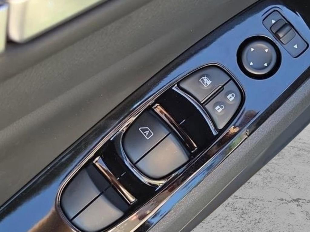 New 2025 Nissan Altima 2.5 SR image 6