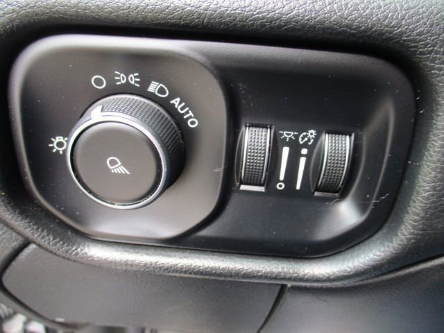 Used 2020 RAM 2500 Tradesman RWD image 14