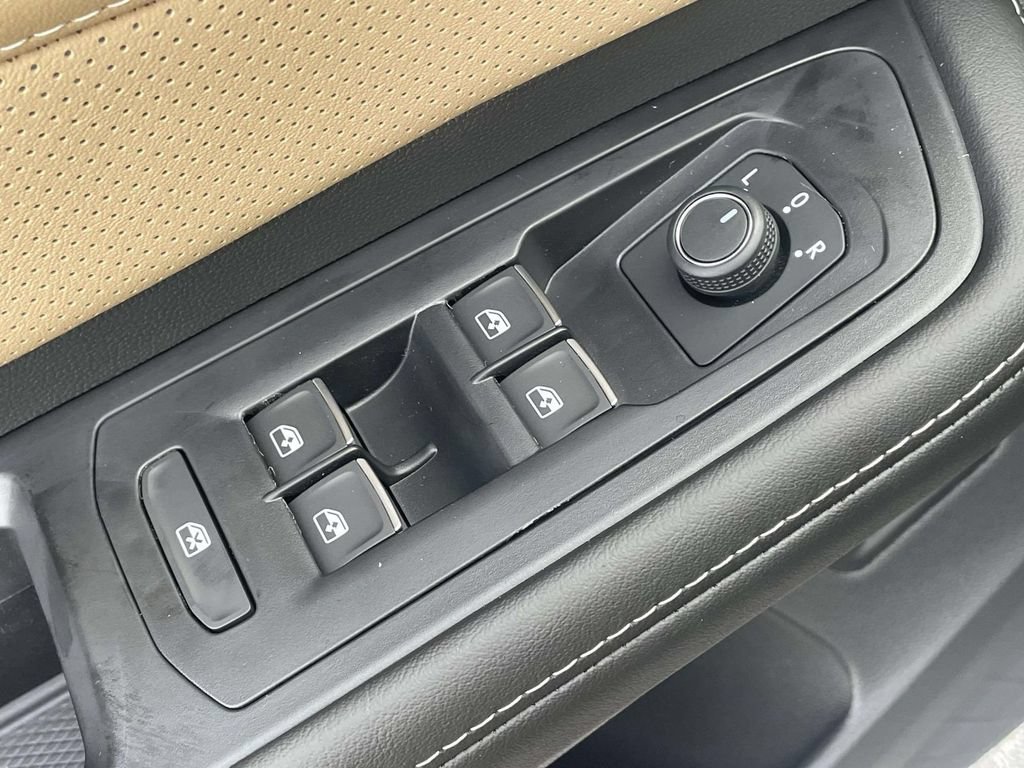 New 2026 Volkswagen Atlas Cross Sport SE FWD image 21