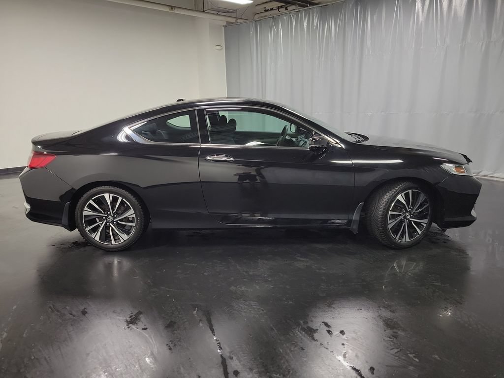 Used 2017 Honda Accord EX image 9