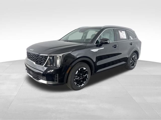 Certified 2025 Kia Sorento S w/ Panoramic Sunroof Package image 5