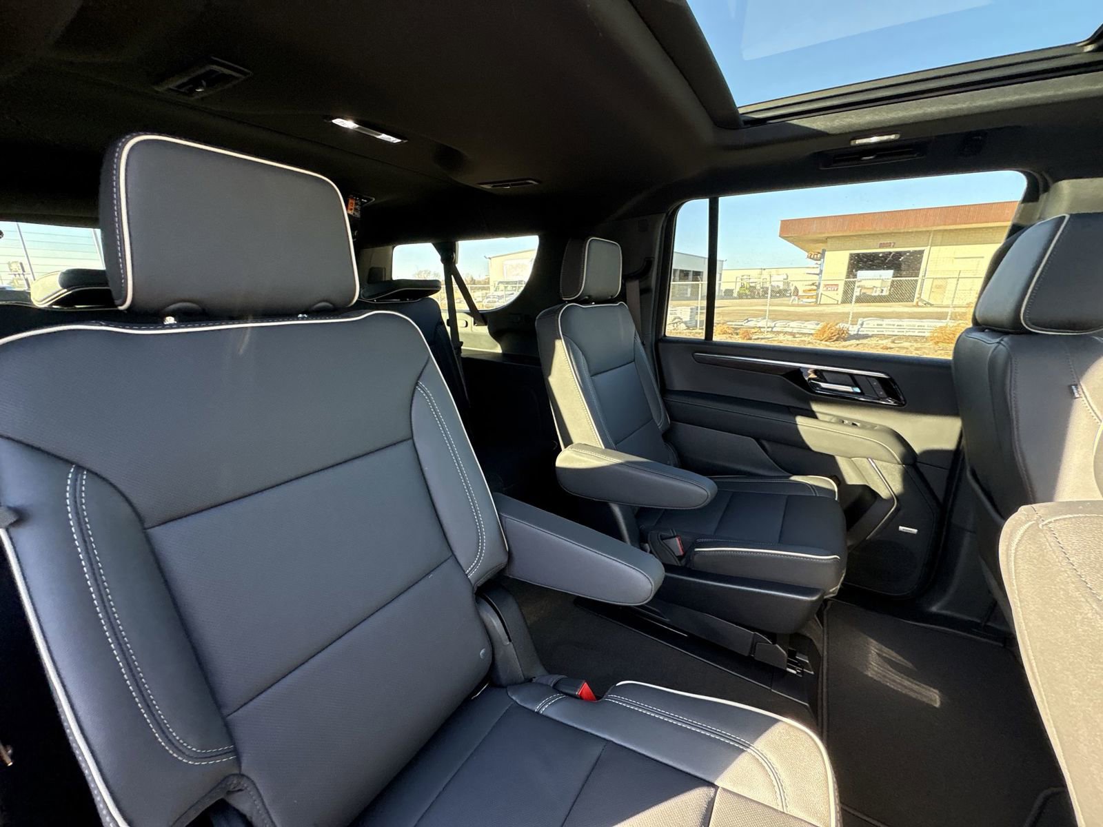 New 2026 Chevrolet Suburban Premier w/ Sun And Tow Package AWD/4WD image 26