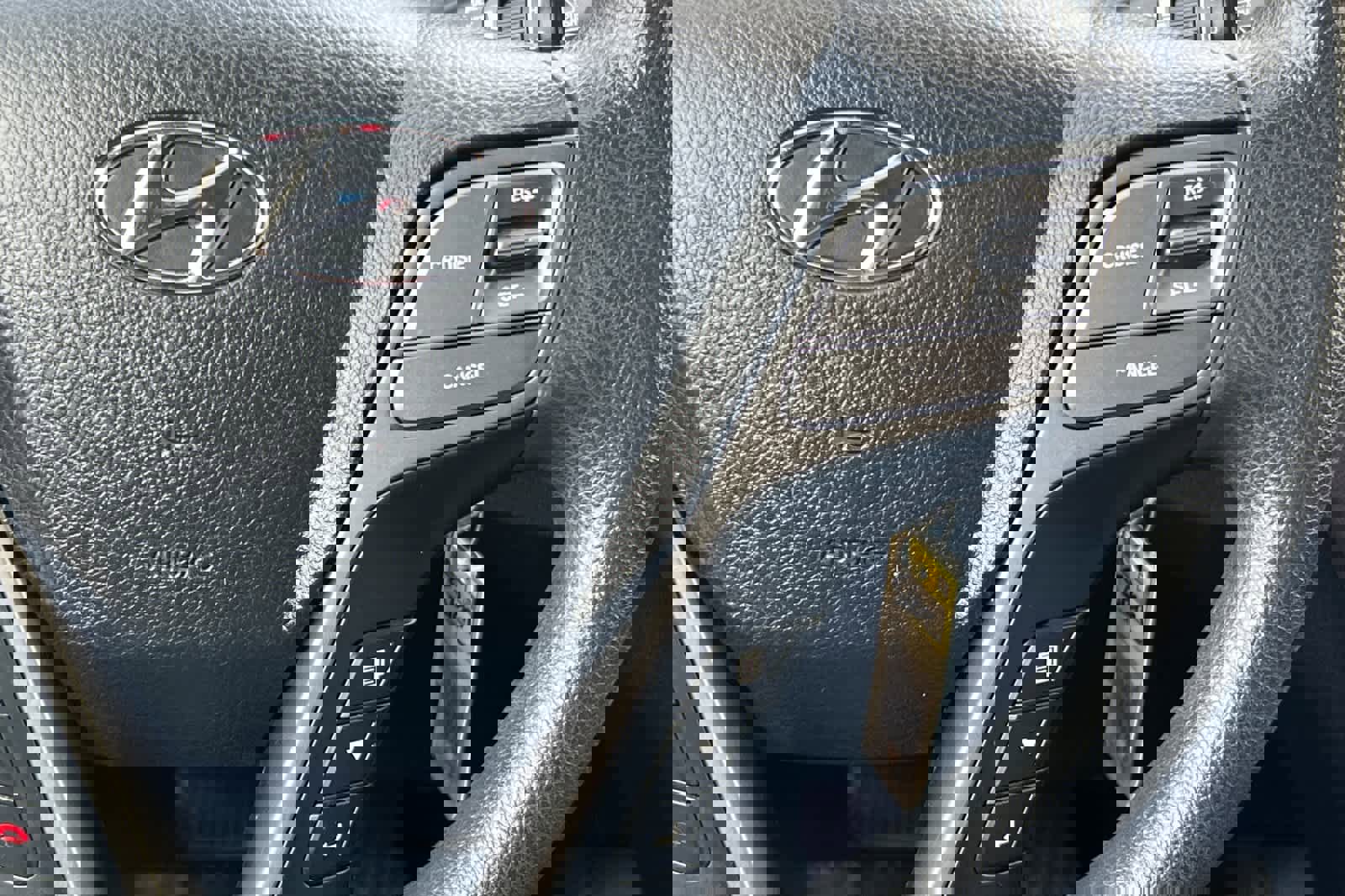 Used 2017 Hyundai Santa Fe Sport image 25