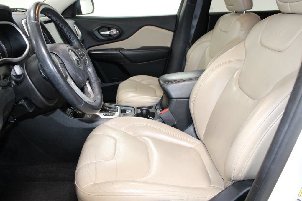 Used 2016 Jeep Cherokee Limited AWD/4WD image 16