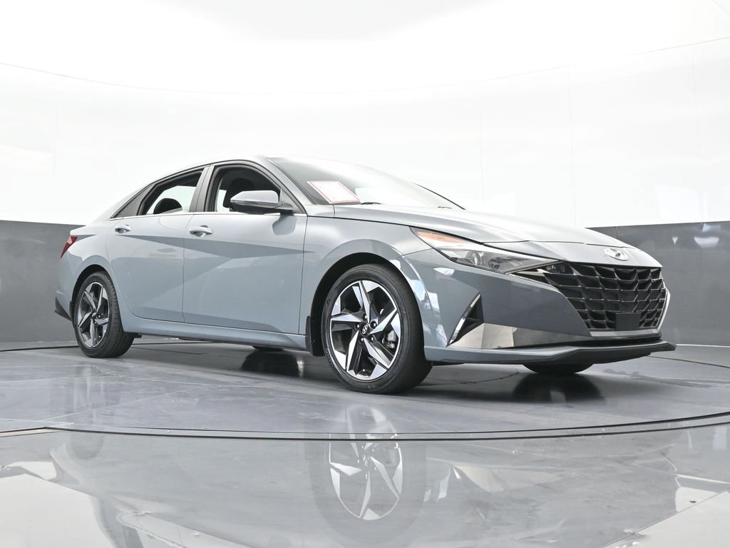 Used 2022 Hyundai Elantra SEL w/ Convenience + Premium Package FWD image 57