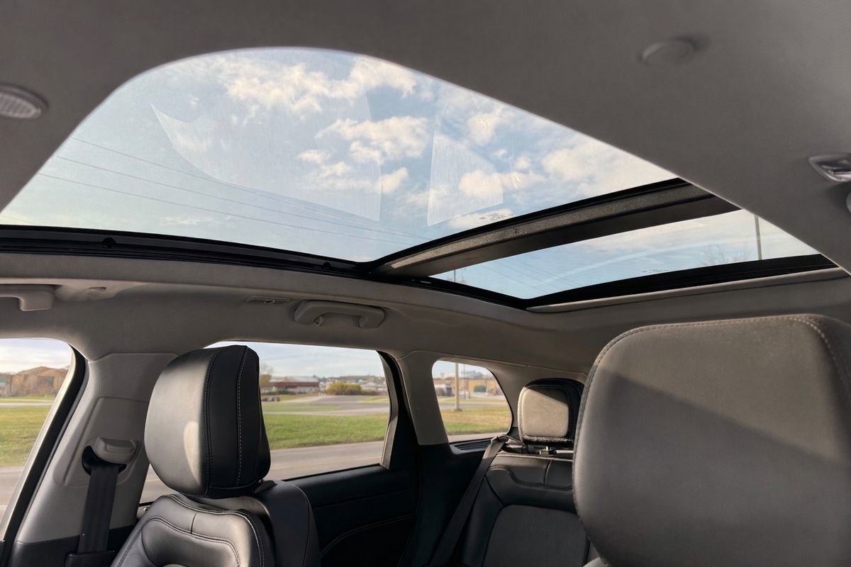 Used 2020 Lincoln Corsair Reserve w/ Equipment Group 201A image 16