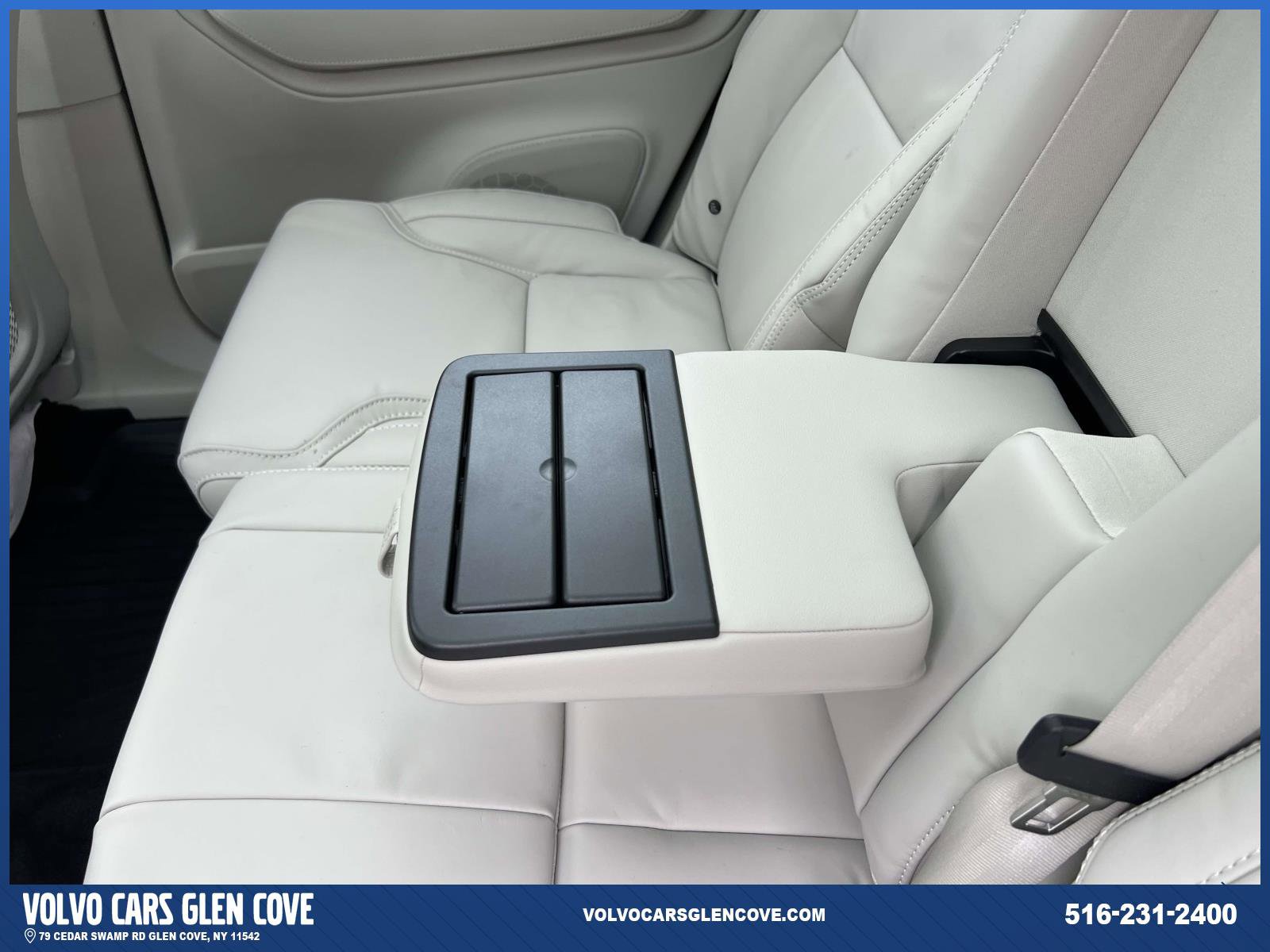 Used 2026 Volvo XC90 B6 Ultra w/ Protection Package image 10