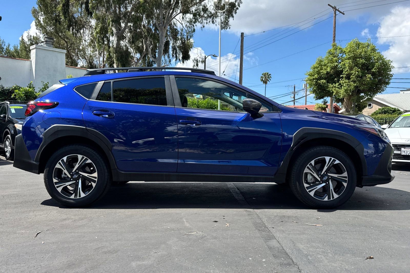 Used 2025 Subaru Crosstrek 2.0i Premium w/ Crosstrek Mirror Package AWD/4WD image 3