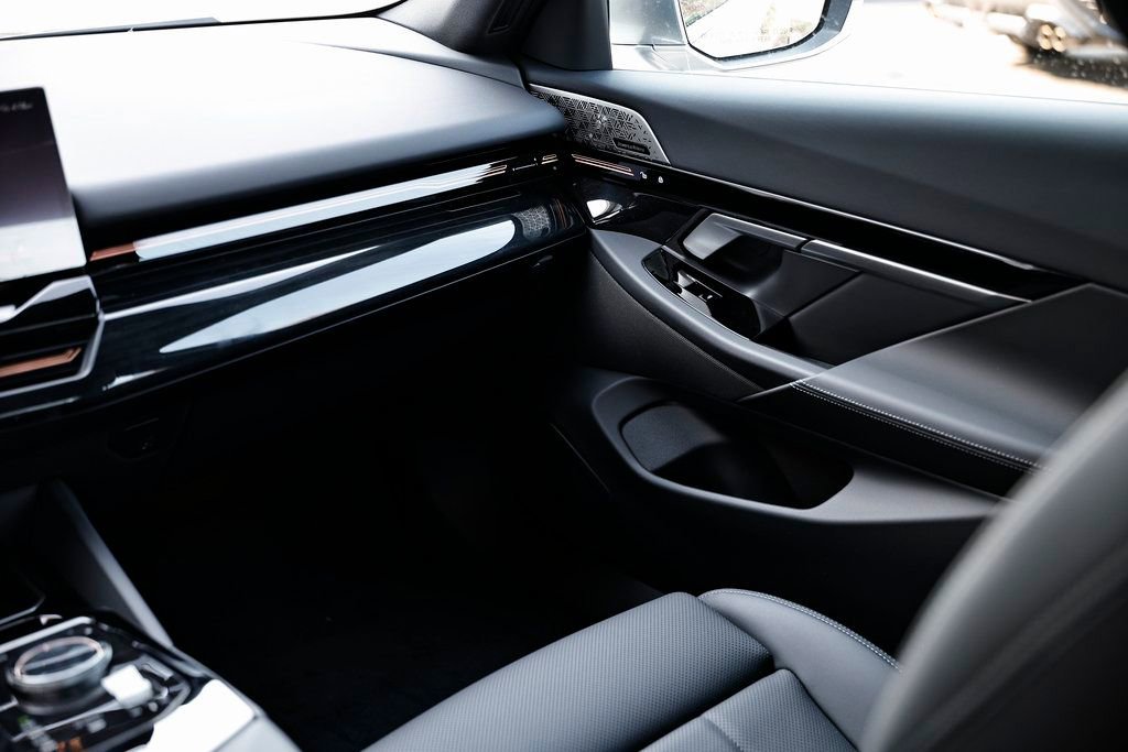 New 2026 BMW 530i w/ Premium Package image 28
