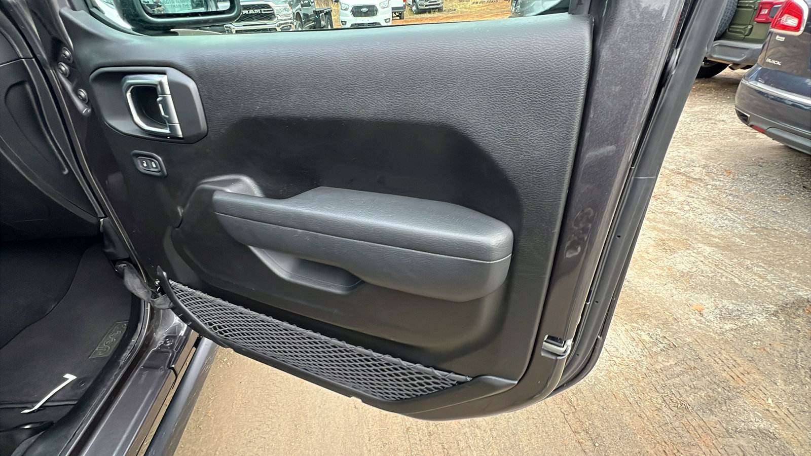 Used 2025 Jeep Wrangler Unlimited Rubicon 4xe w/ Safety Group image 18