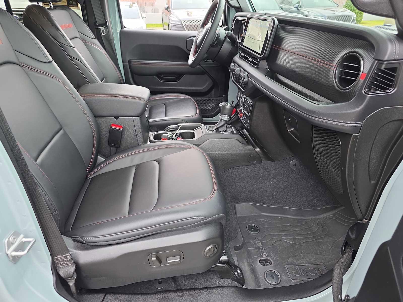 Used 2024 Jeep Wrangler Unlimited Rubicon w/ Technology Group image 24