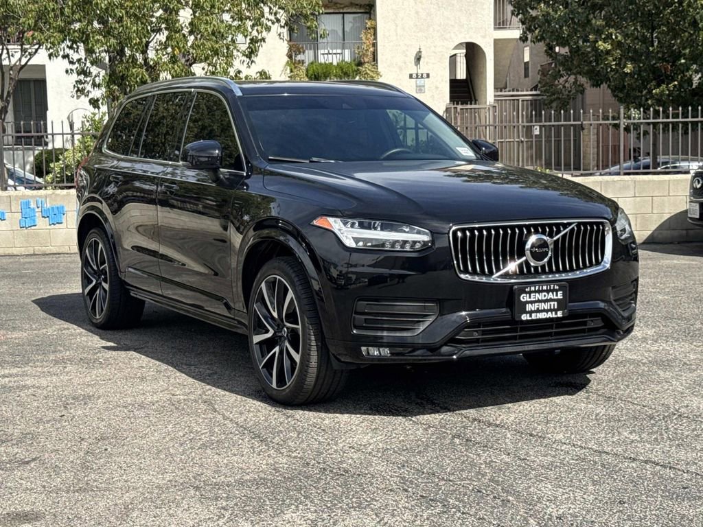 Used 2020 Volvo XC90 T6 Momentum AWD/4WD image 2