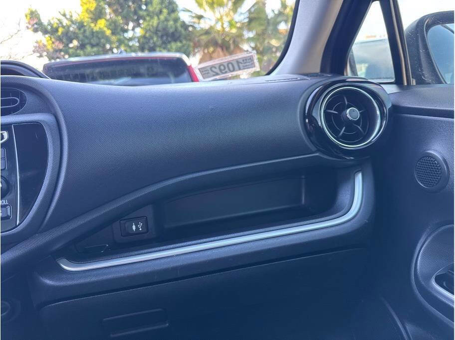 Used 2015 Toyota Prius C Three image 16