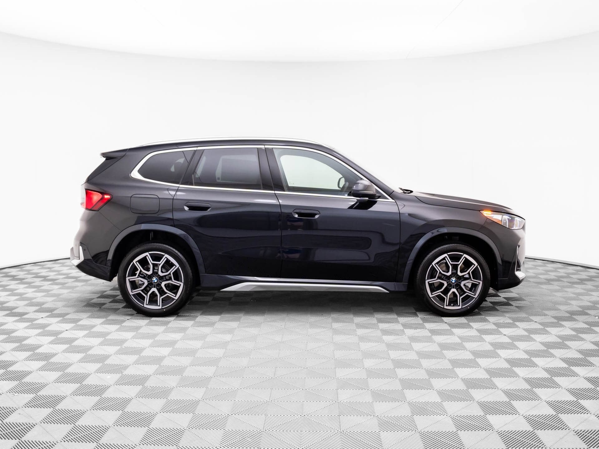 Used 2026 BMW X1 xDrive28i w/ Convenience Package AWD/4WD image 7