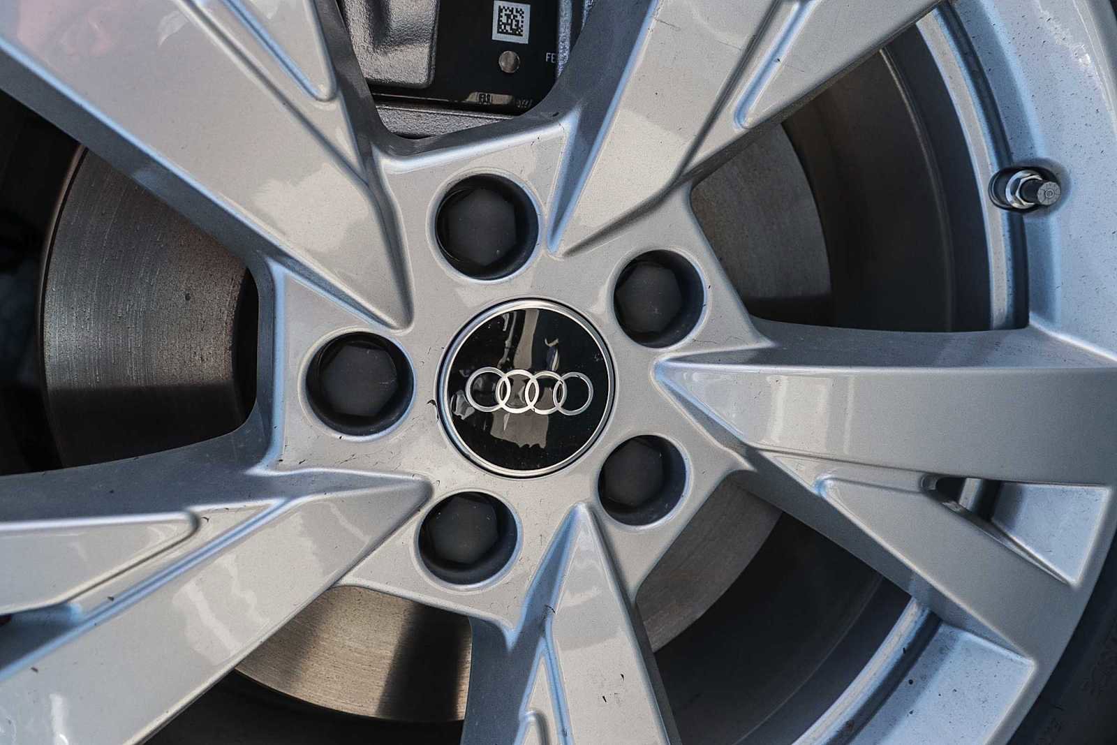 New 2025 Audi Q5 Premium image 15