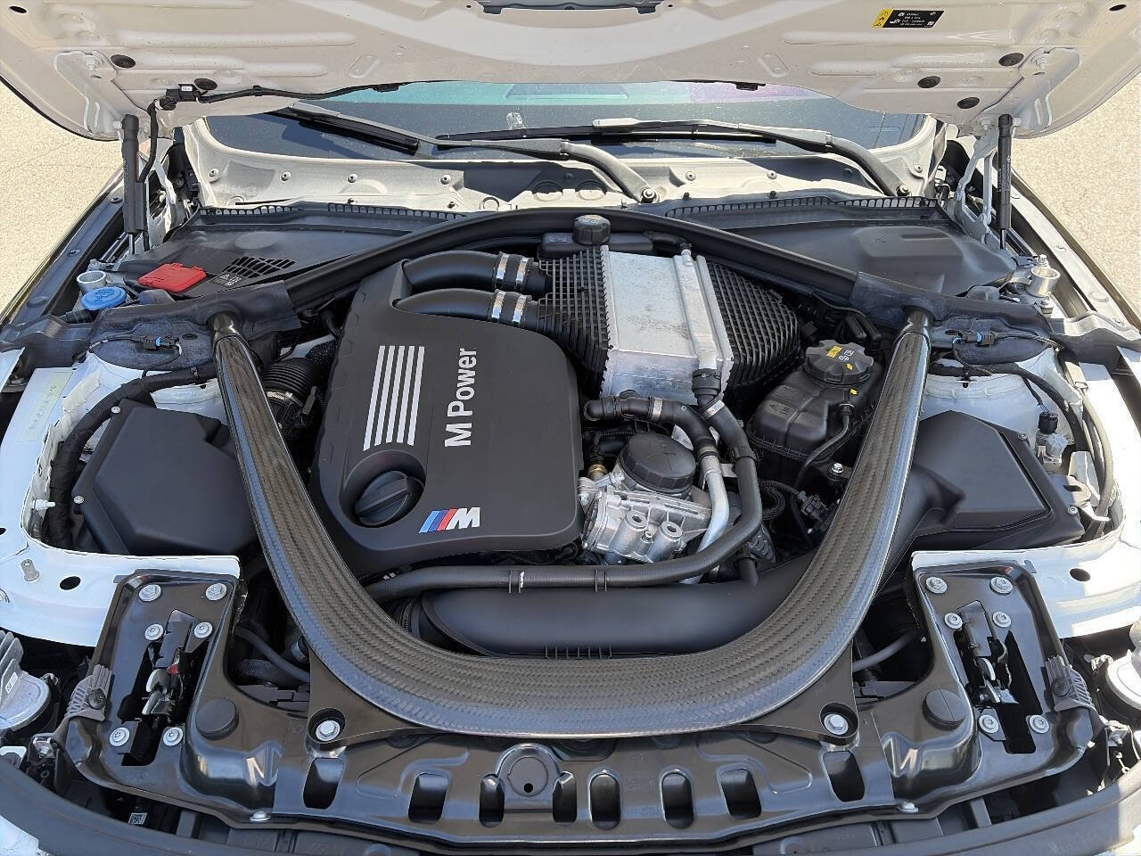 Used 2018 BMW M4 Coupe w/ Competition Package RWD image 16