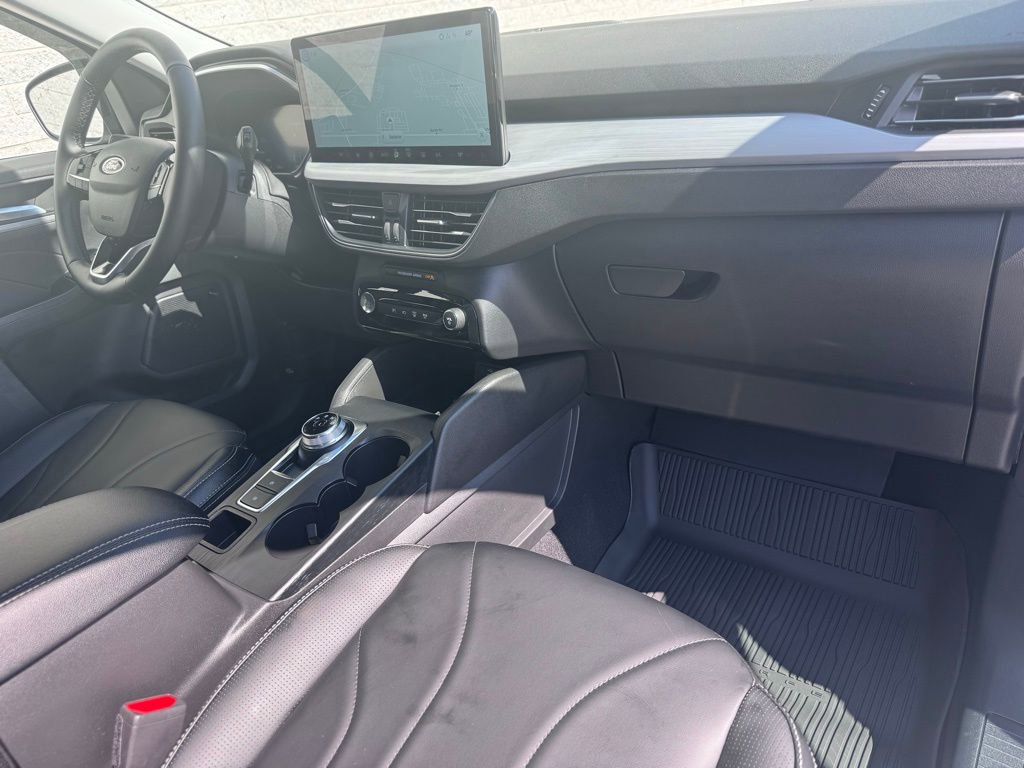 Used 2026 Ford Escape Platinum w/ Premium Technology Package image 19