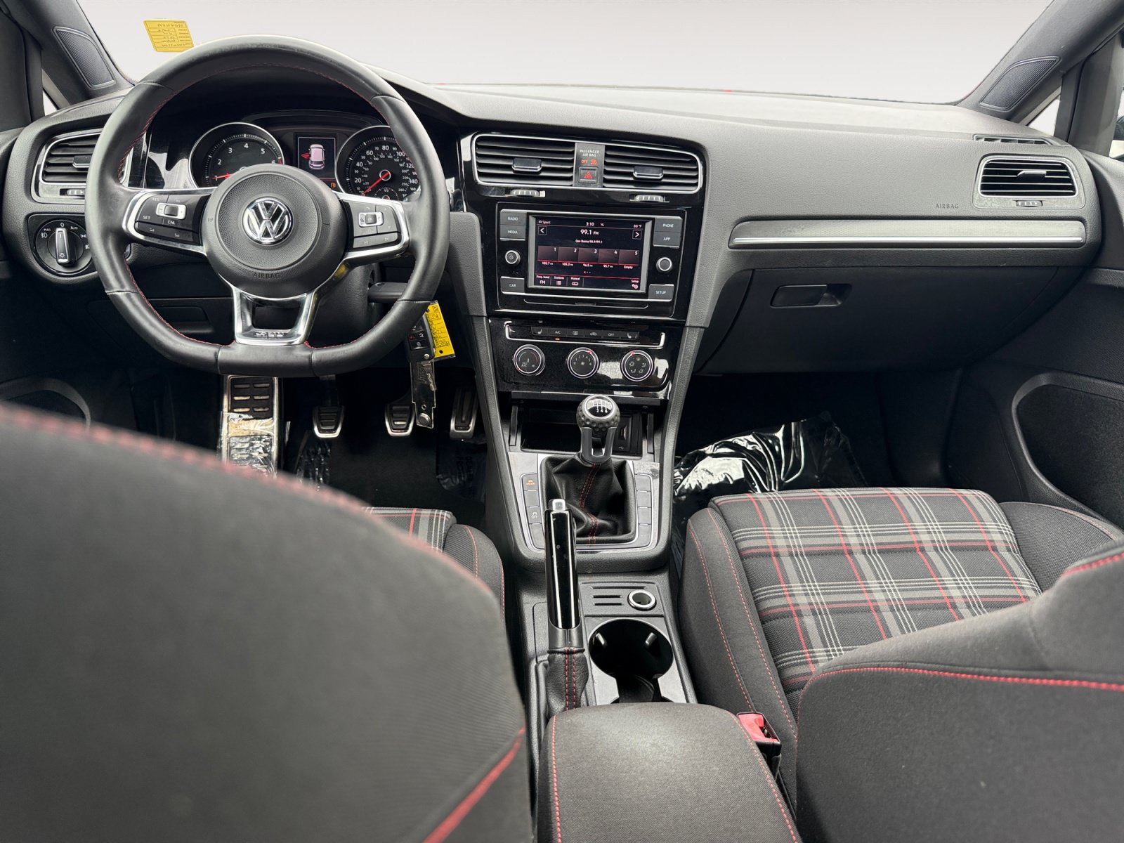Used 2018 Volkswagen GTI S FWD image 15