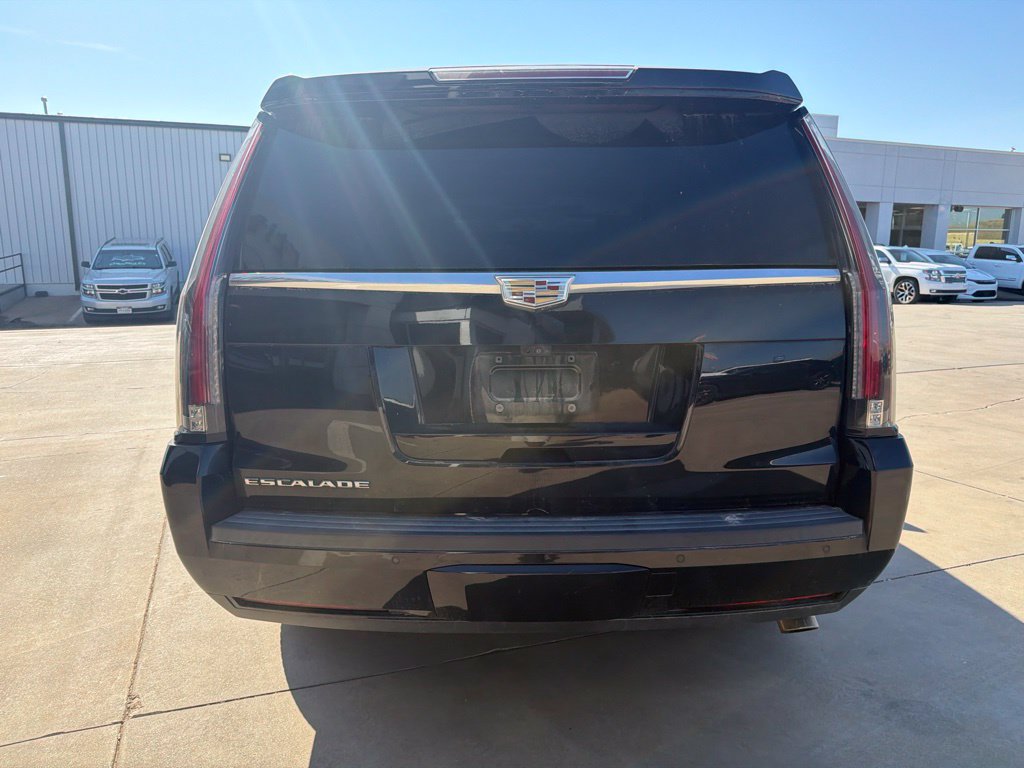 Used 2017 Cadillac Escalade ESV Premium Luxury AWD/4WD image 4