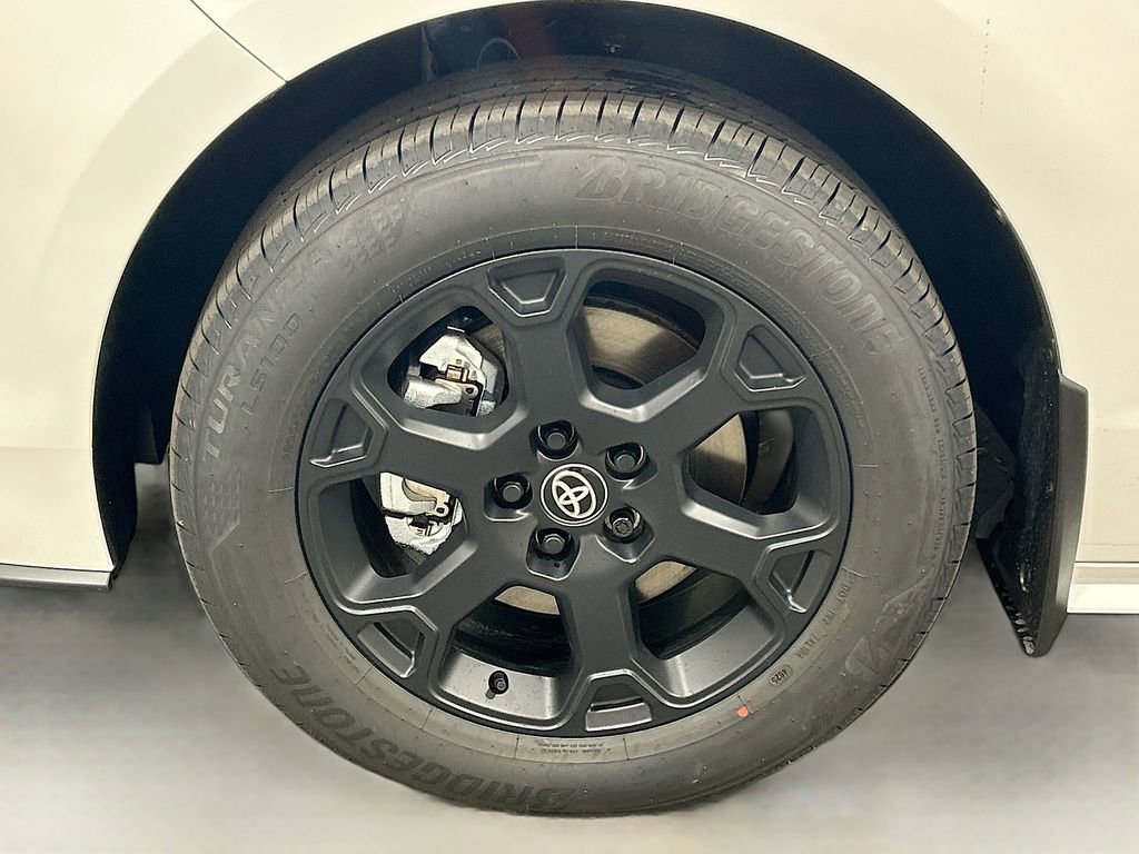 New 2026 Toyota Sienna XLE Woodland Edition image 8