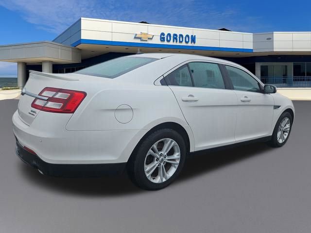 Used 2015 Ford Taurus SEL image 6