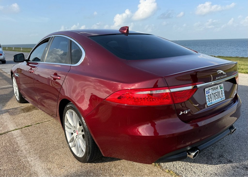 Used 2016 Jaguar XF Prestige AWD/4WD image 7