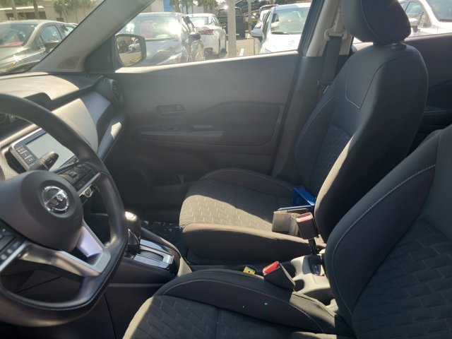 Used 2021 Nissan Kicks S image 18