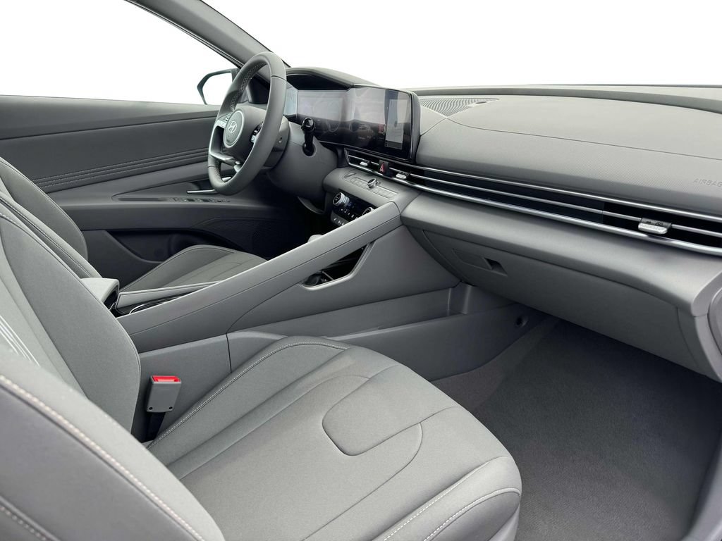 New 2025 Hyundai Elantra SEL FWD image 15