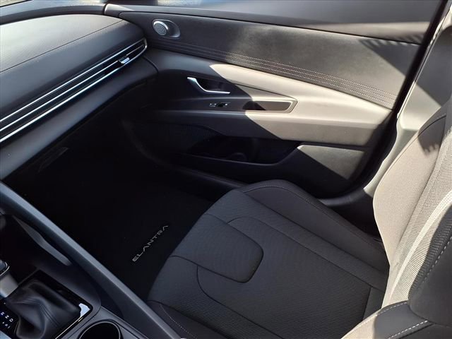New 2026 Hyundai Elantra SE image 8