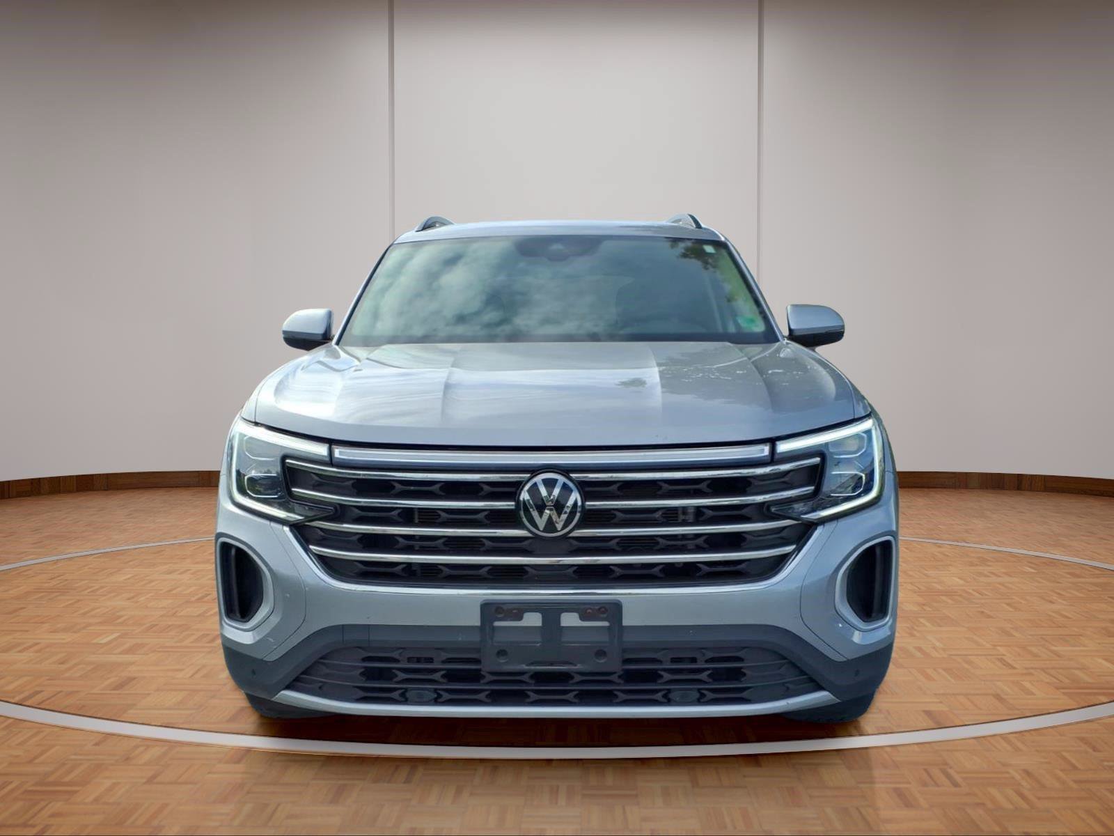 Used 2024 Volkswagen Atlas SE AWD/4WD image 3