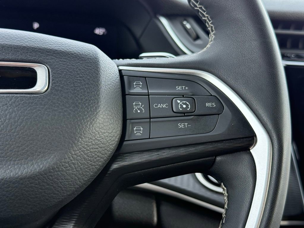 Used 2024 Jeep Grand Cherokee L Laredo image 23