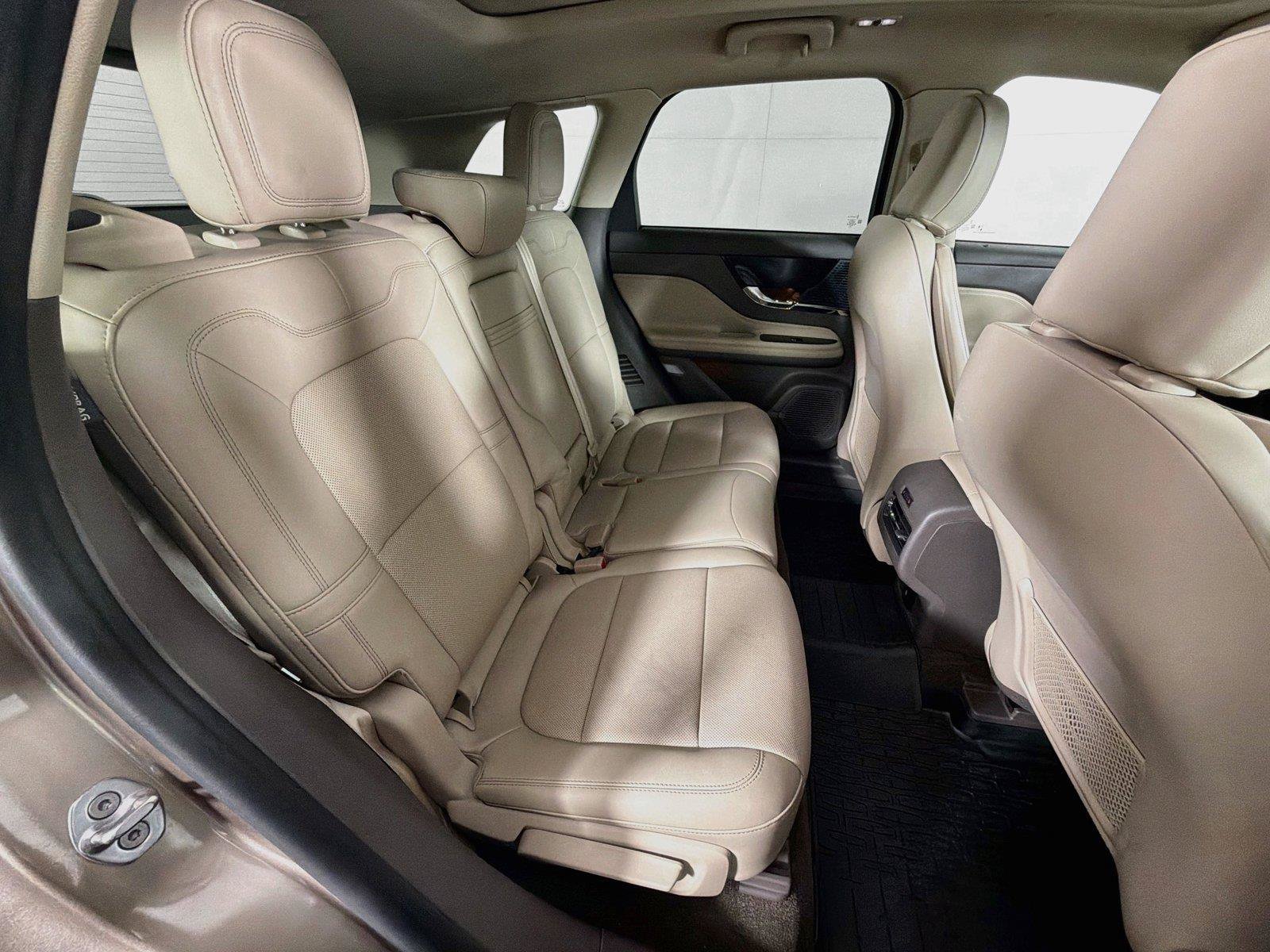 Used 2021 Lincoln Corsair AWD w/ Premium Package image 30