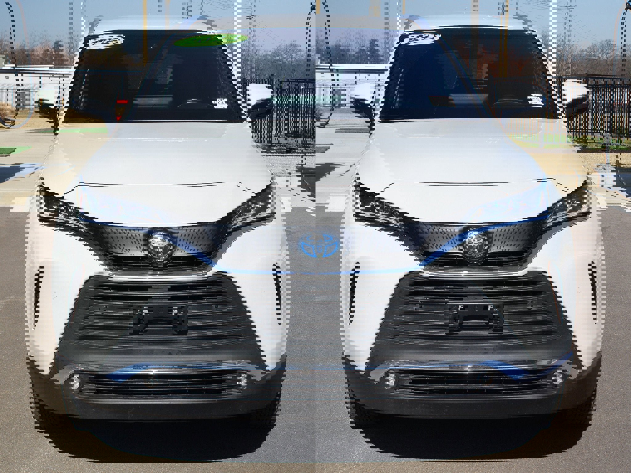 Used 2023 Toyota Venza XLE image 24