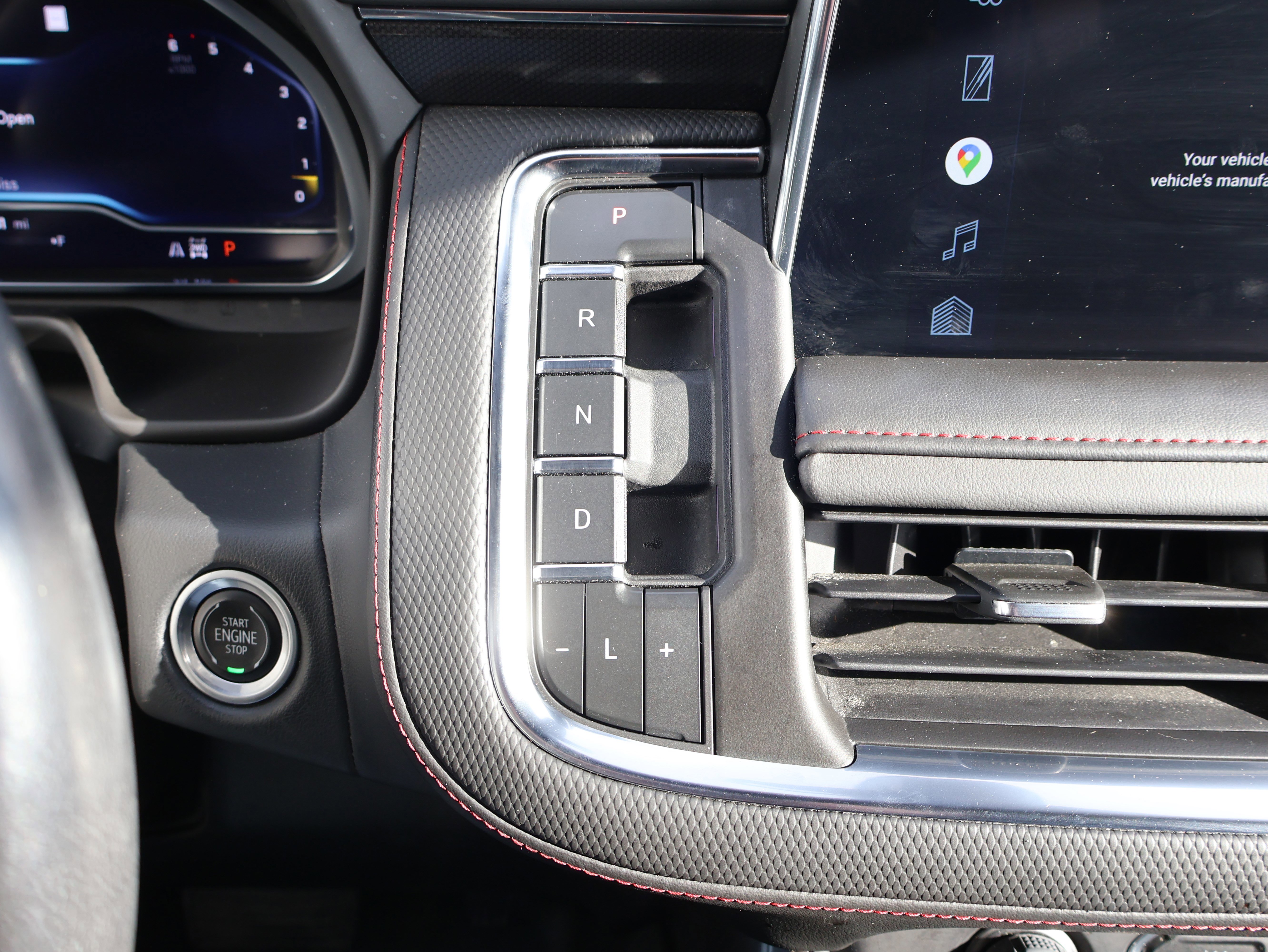 Used 2022 Chevrolet Suburban RST w/ Sport Performance Package AWD/4WD image 32