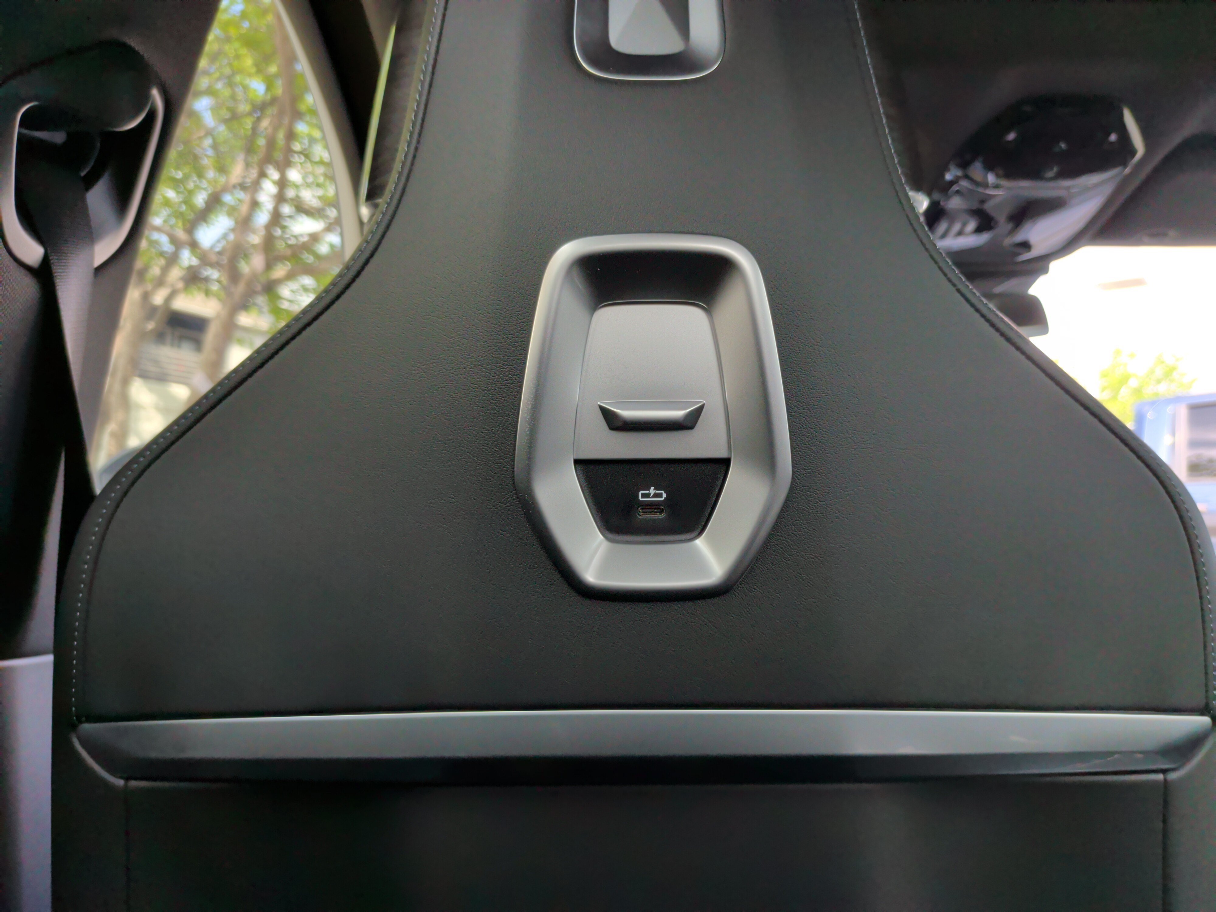 New 2026 BMW 740i w/ Premium Package RWD image 36