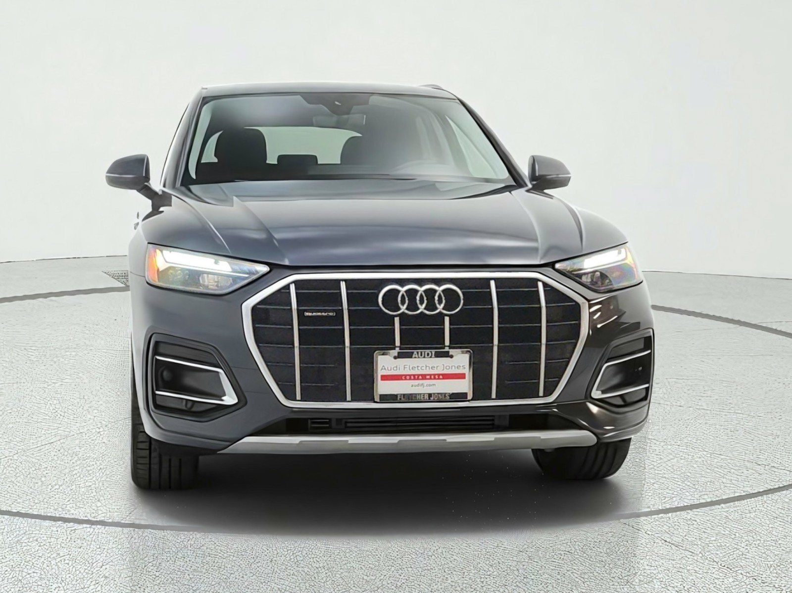 Used 2023 Audi Q5 2.0T Premium w/ Convenience Package AWD/4WD image 2