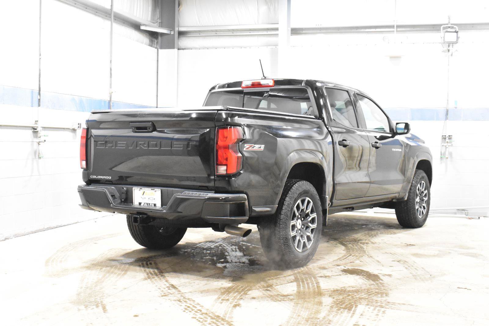 Used 2023 Chevrolet Colorado Z71 w/ Z71 Convenience Package 2 image 25