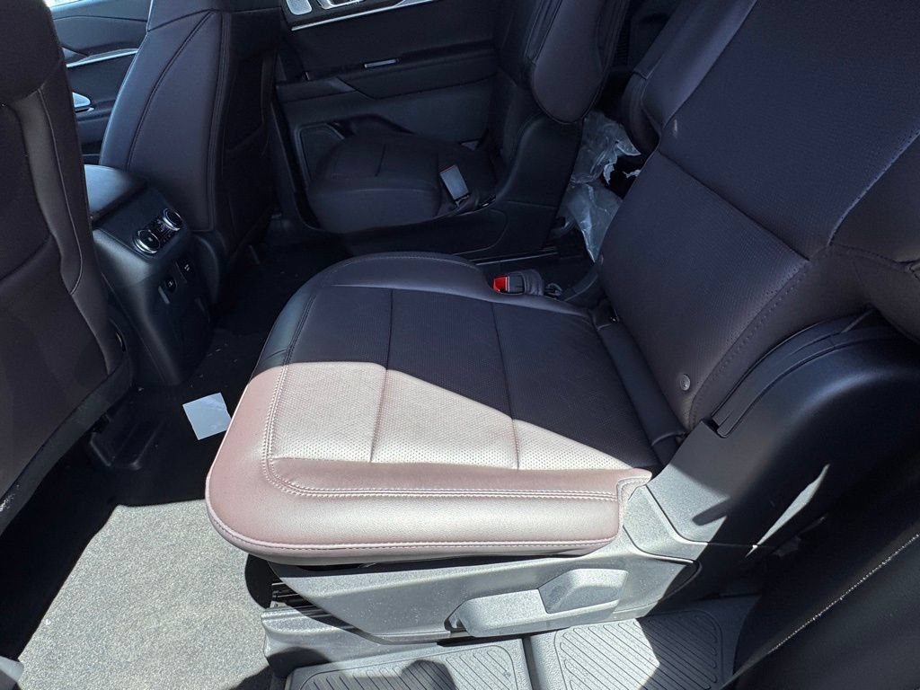New 2026 Ford Explorer Platinum RWD image 26