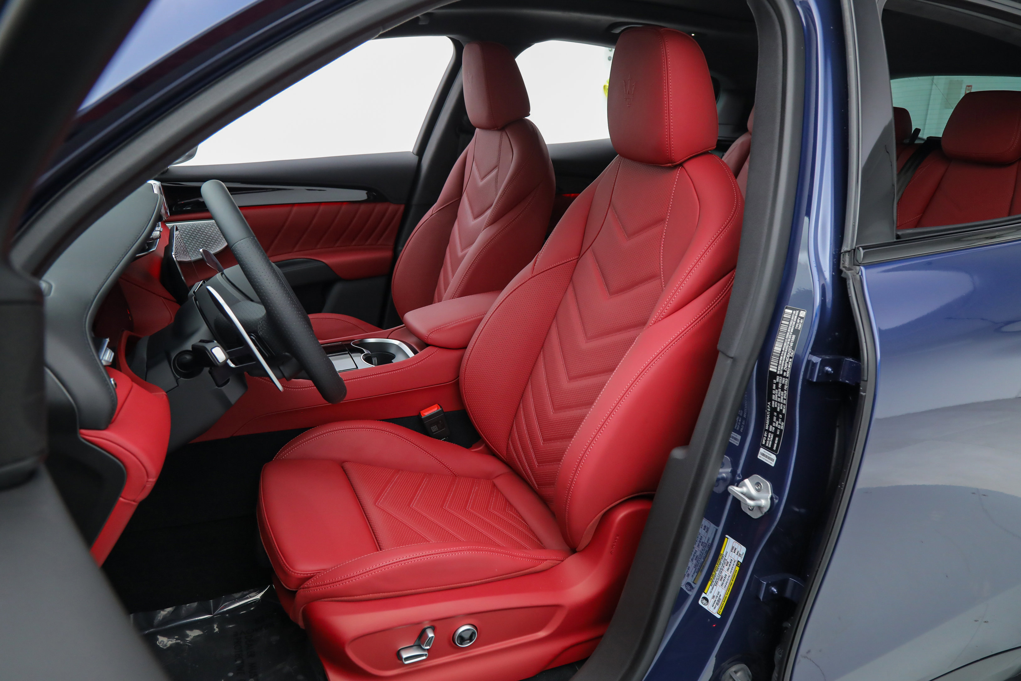 New 2025 Maserati Grecale Modena image 16