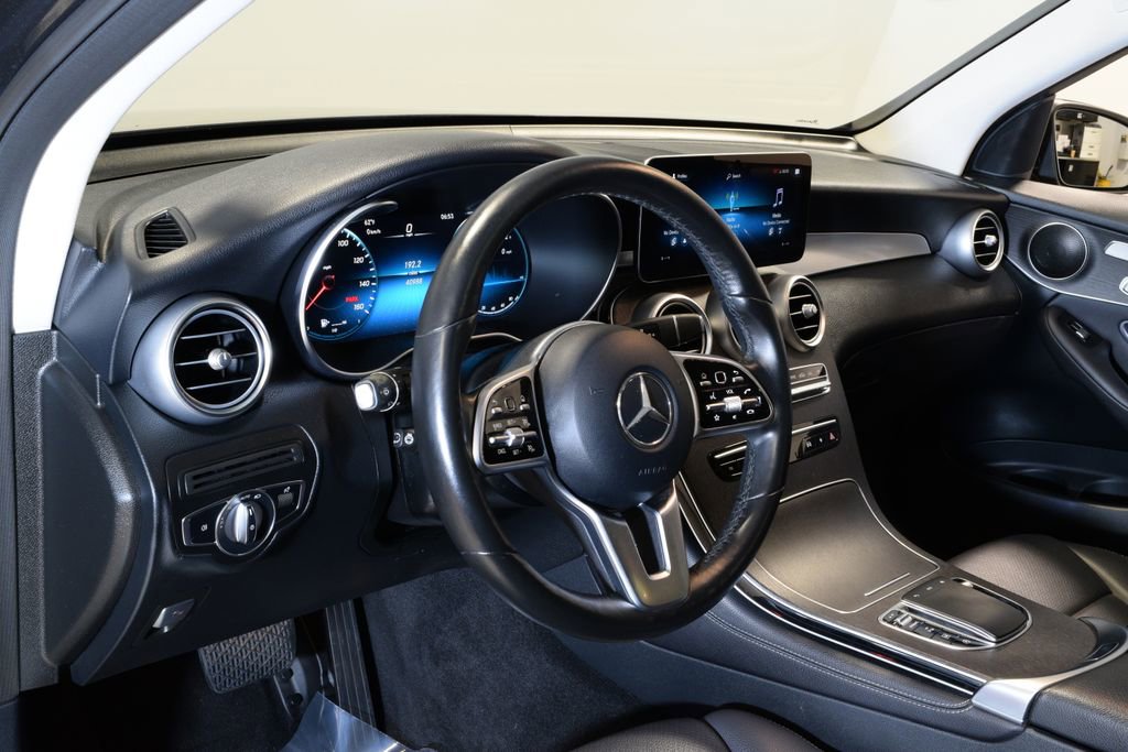 Used 2021 Mercedes-Benz GLC 300 4MATIC image 11