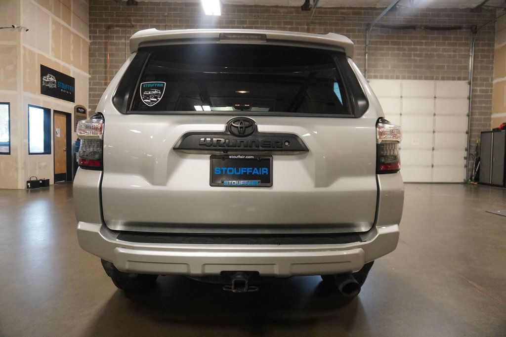 Used 2018 Toyota 4Runner TRD Off-Road Premium AWD/4WD image 10