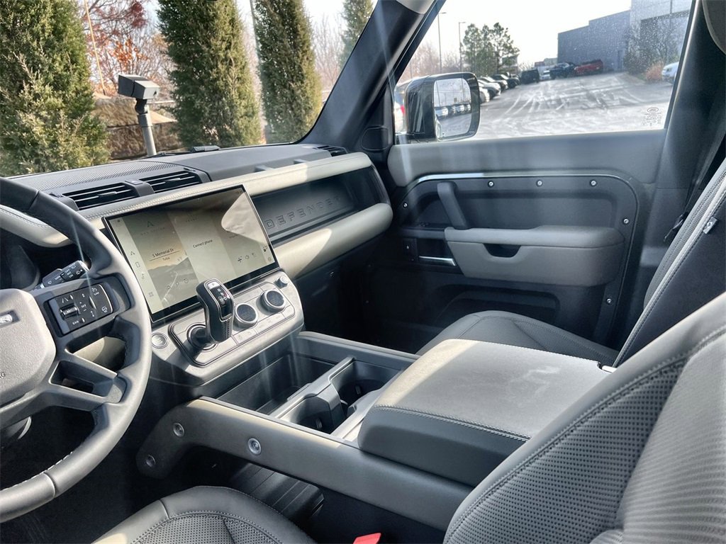 Used 2026 Land Rover Defender 110 S image 13