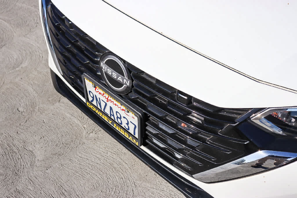Used 2024 Nissan Sentra SV FWD image 8