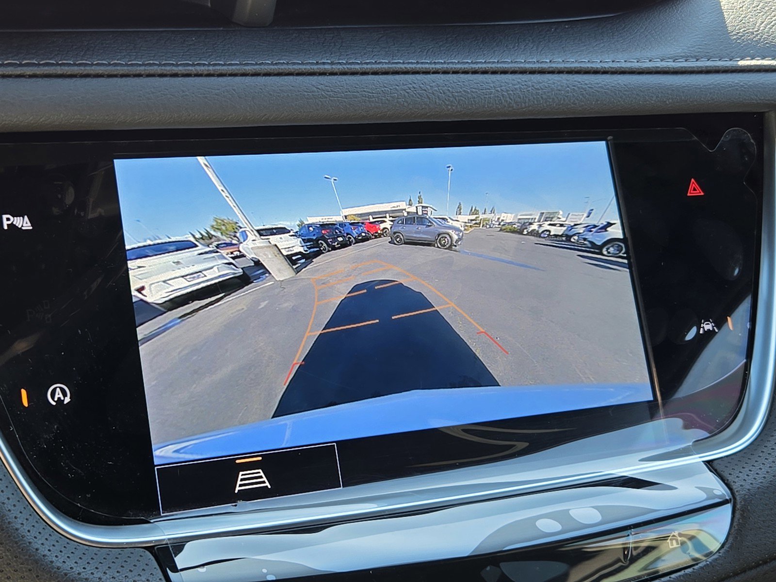 Used 2025 Cadillac XT6 Luxury image 19