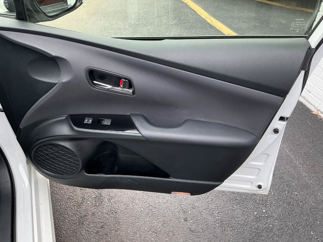 Used 2022 Toyota Prius LE FWD image 23
