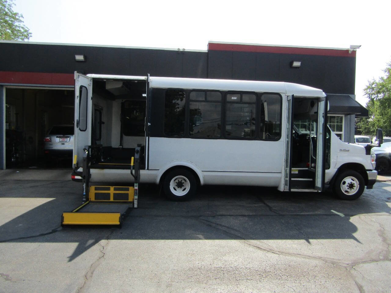 Used 2017 Ford E-350 and Econoline 350 Super Duty w/ Shuttle Bus Prep Package