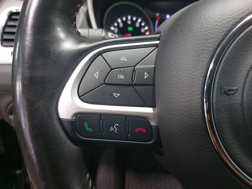 Used 2019 Jeep Compass Latitude w/ Cold Weather Group AWD/4WD image 16