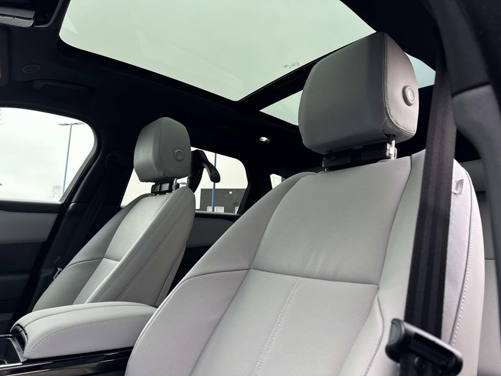 New 2026 Land Rover Range Rover Velar Dynamic SE image 20