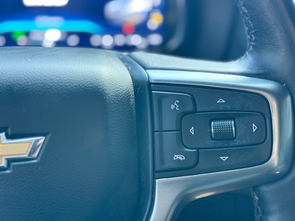 Used 2022 Chevrolet Suburban LT w/ Luxury Package AWD/4WD image 19